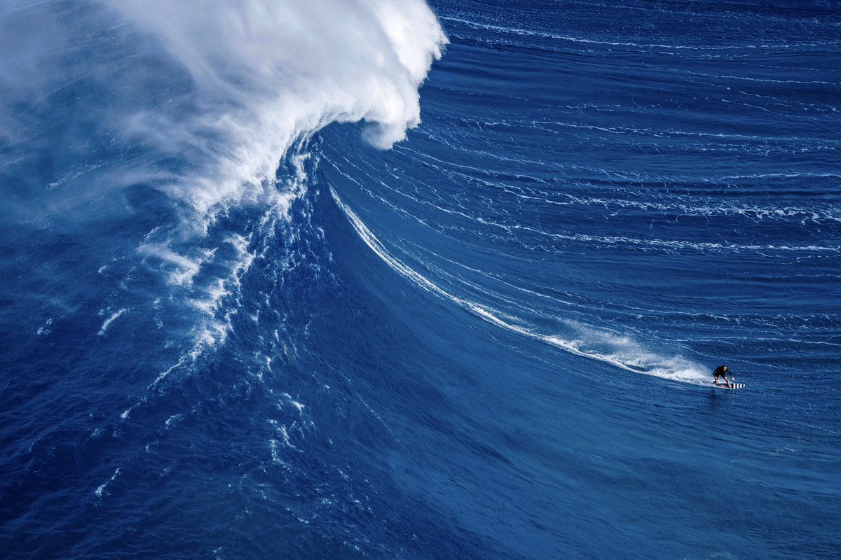 emmerich_craig's tweet photo. Another surfer from the Eddie swell at #peahi (#jawsmaui ) Shot from helicopter with @goflymaui
This is @trevorsvencarlson Some really nice waves from that Sunday. 💣 💣 #jaws #maui #hawaii #surfphotography @ketocondo https://t.co/kVOUPYMOUA