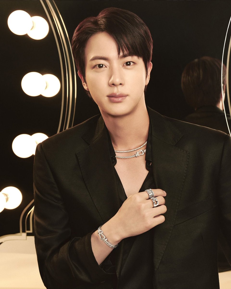 seokjinfile's tweet photo. FRED GLOBAL AMBASSADOR JIN https://t.co/3c6RhKIZj3