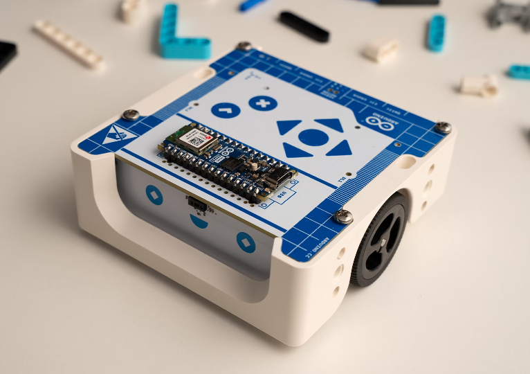 EdutechIndia's tweet photo. Introducing Arduino Alvik, your versatile companion for exploring the world of robotics and programming! Designed for K-12 education, Alvik empowers students to develop computational thinking and problem-solving skills through hands-on learning.  #EdutechIndia #Edutech #Arduino https://t.co/Tr6FZzJutV