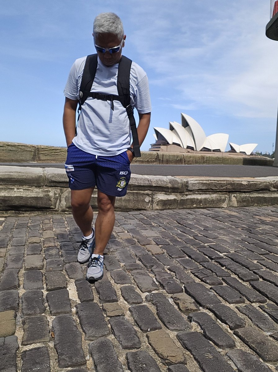 Berns_B_Bee's tweet photo. Matches the shirt

#touristinmyowncity 

Happy New Year 🎆 https://t.co/ENB6W1mG76