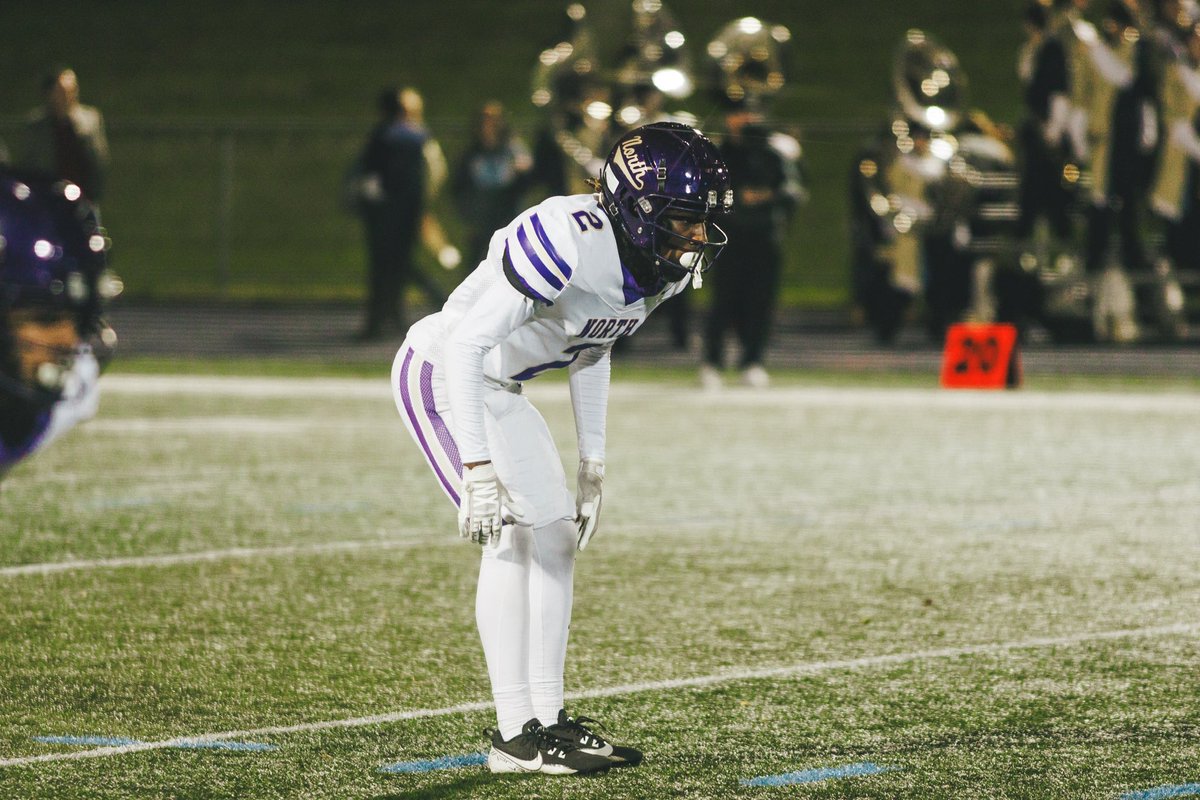 STILL LOOKING FOR A HOME!!
2x All-Conference 
1x All-Area Honorable Mention
 Illinois Shrine Bowl Selection 
5’11 160lbs 4.44 40
hudl.com/v/2MDikq