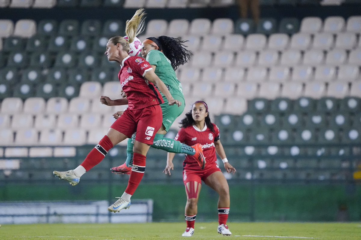 jcejudopmx's tweet photo. TOLUCA DEBUTA CON EMPATE ANTE LEÓN 👹🦁

Con goles de Mariel Román al 44’ y Mayalu Rausch al 58’ la escuadra de Ricardo Belli consigue su primer punto en el torneo; los refuerzos escarlatas sumaron sus primeros minutos.

#LigaMxFemenil #Jornada1 #Diablitas #DiablosTwitteros https://t.co/K6A4V5uHNk