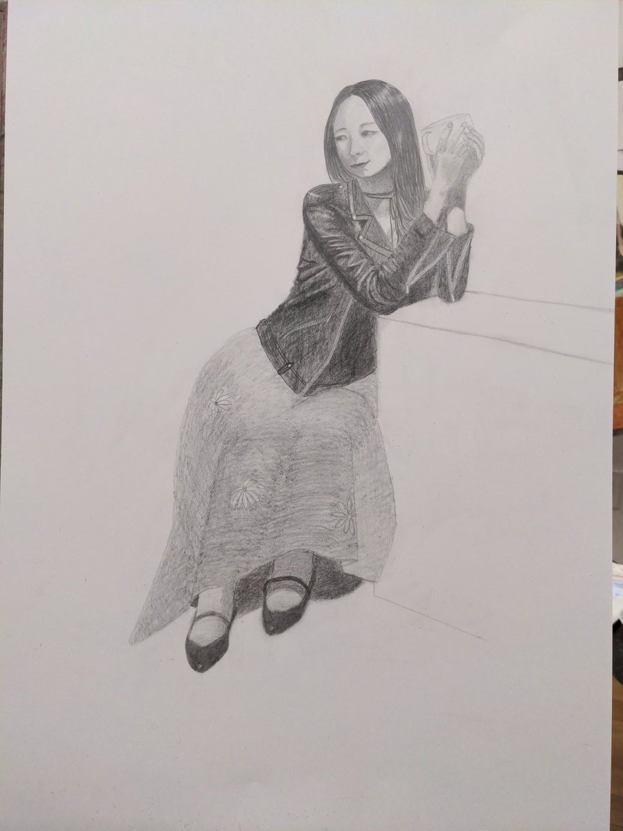 edit_create3's tweet image. 人物デッサンを再開しました
コロナ禍で教室が一時休業して、仕事も忙しくなって、そのまま通うのをやめていました
1回3時間で、全4回で1枚描きあげました