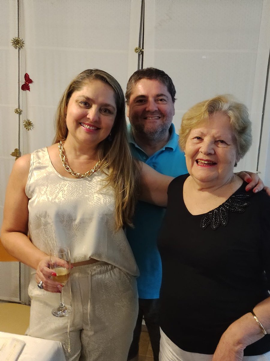 humbercb's tweet photo. ¡Feliz Año Nuevo 2025! Vy'apavë Ary Pyahúre! 🥰❤️🇦🇷🇵🇾 https://t.co/w28xENu36s