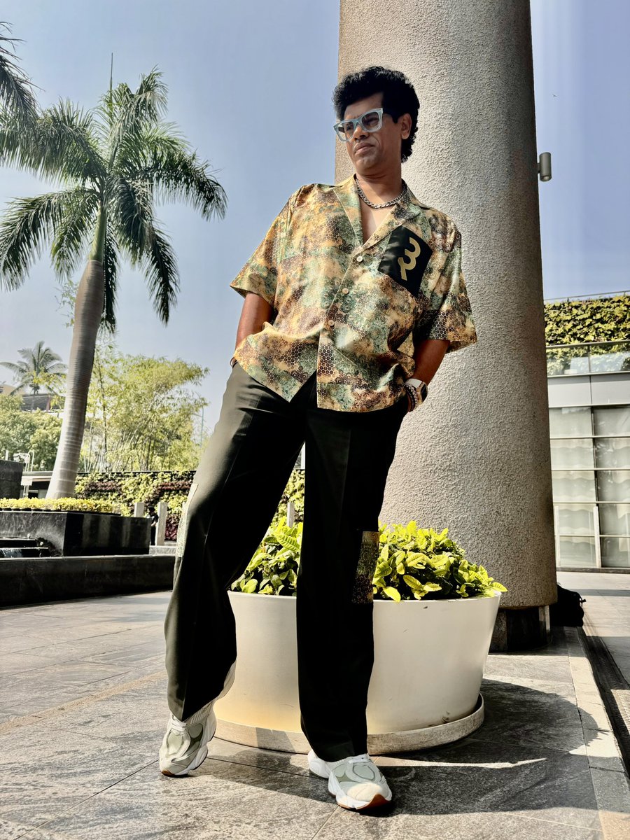 SIDDHARTH23OCT's tweet photo. #आपलासिध्दू 🧡💛
Style by @sayalibpangare2390
#siddhumoments #Siddharthjadhav #golden #boy
#PeopleChamps #fashionshow #marathimulga #siddhustyle #styling #stylist #dhingana #Atahovudhingana3 https://t.co/EyjXkyXc5a