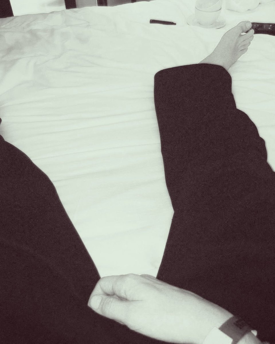 BKEEPlNG0D's tweet photo. ㅤㅤ
ㅤㅤ𝑨𝒉, 𝒅𝒐𝒏'𝒕 𝒓𝒆𝒂𝒍𝒍𝒚 𝒌𝒏𝒐𝒘 𝒘𝒉𝒂𝒕 𝑰'𝒎 𝒅𝒐𝒊𝒏𝒈.
ㅤㅤ https://t.co/lfiRl1FEmn