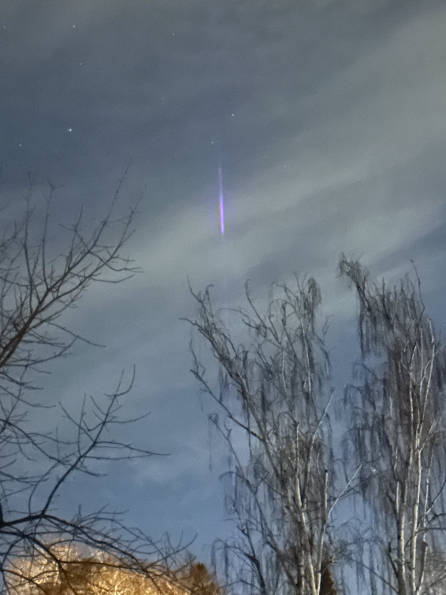 Hey <a href="/Golden1Center/">Golden 1 Center</a> and <a href="/SacramentoKings/">Sacramento Kings</a> - The beam looked pretty good from our house in Elk Grove (14-miles away) - we’ve never seen it from here before. 💜