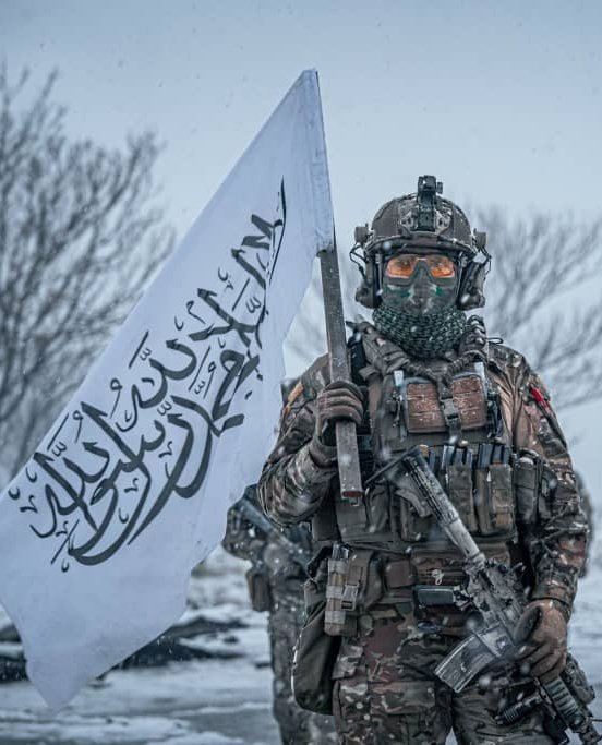 تر ماښامه نومونه کمنټ کړئ،
ان شاءالله ماښام به يو نفر ته ځانګړی اعلان کووم.

واسطه بنده ده
قسمت به مو انتخاب کوي.