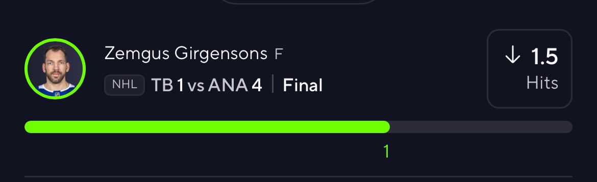 realphp_'s tweet image. CASH 💰 
#NHL #GamblingX