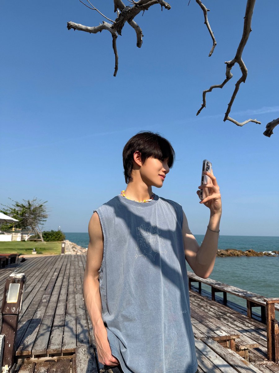 thewind_twt's tweet photo. [#타나톤] 행복한 2⃣0⃣2⃣5⃣🩵 https://t.co/dhzXrJUFqd