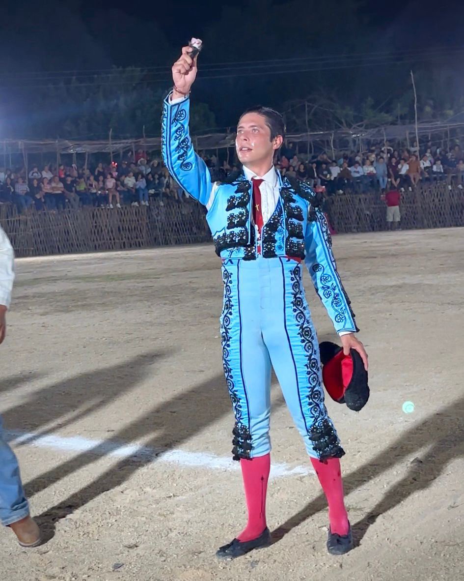 🇲🇽 Pastor abre el año cortando una oreja de peso en Pocboc 

📍 Ficha
📍 Pocboc, Campeche. Corrida en Honor a los Reyes Magos. Toros de Quiriceo. 

🗡️ <a href="/JoseMaPastor12/">Jose Maria Pastor</a>: Oreja, Ovación.
🗡️ <a href="/JMArellano97/">Jose Miguel Arellano</a>: Oreja, Ovación.

📷: Espectáculos Tarinos Suárez

#AlQuite