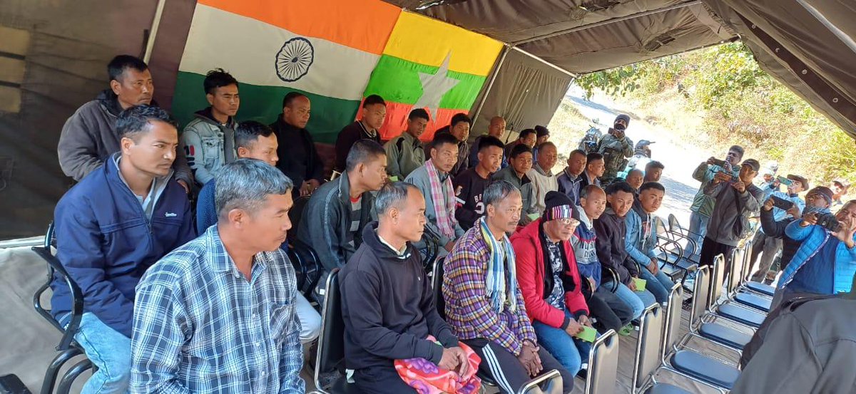 MaharajaManipur's tweet photo. 27 Myanmar Nationals have been deported to their country from Manipur, India.
Really it is a good job.
Worth to thank  State &amp; Union Governments for this great initiative. @PMOIndia https://t.co/sU6QCKoK06
