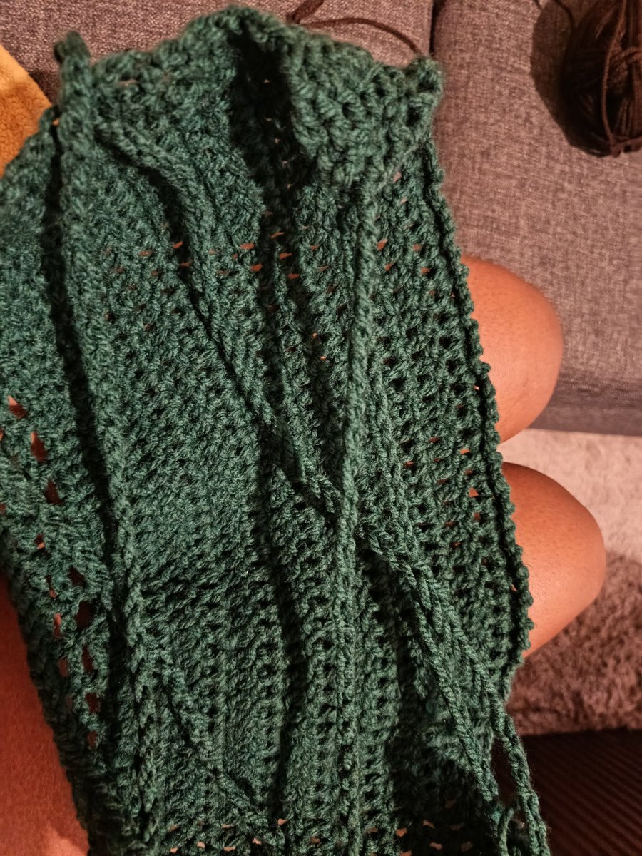 A9913_'s tweet photo. So... I took up crocheting. 
This is how it's going... My first trial piece 😁 https://t.co/PcrvvWbDgJ