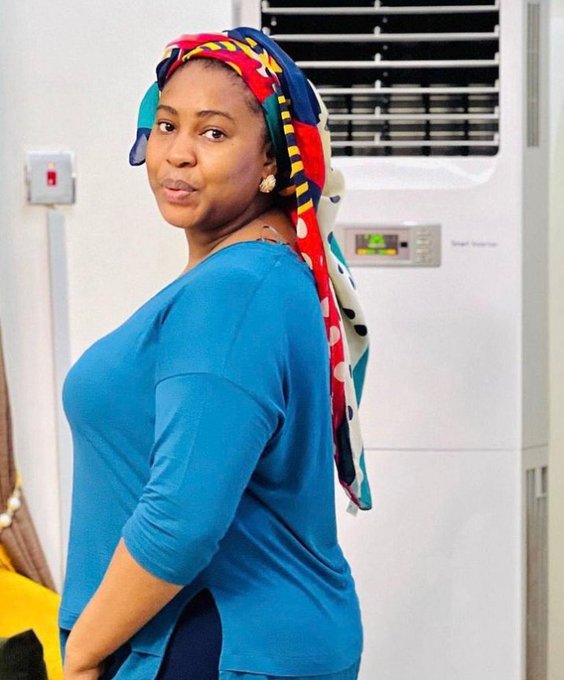 Can I be your sugar mummy ???