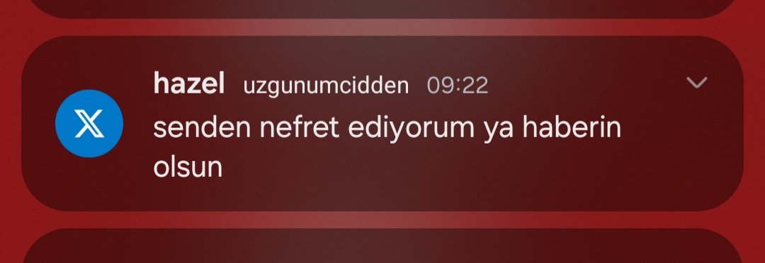 Zaten mutsuzum, ben bile kendimi sevmiyorum. Yataktan çıkmak için bir mücadele içindeyim. Sabah sabah gelen bildirime bak...