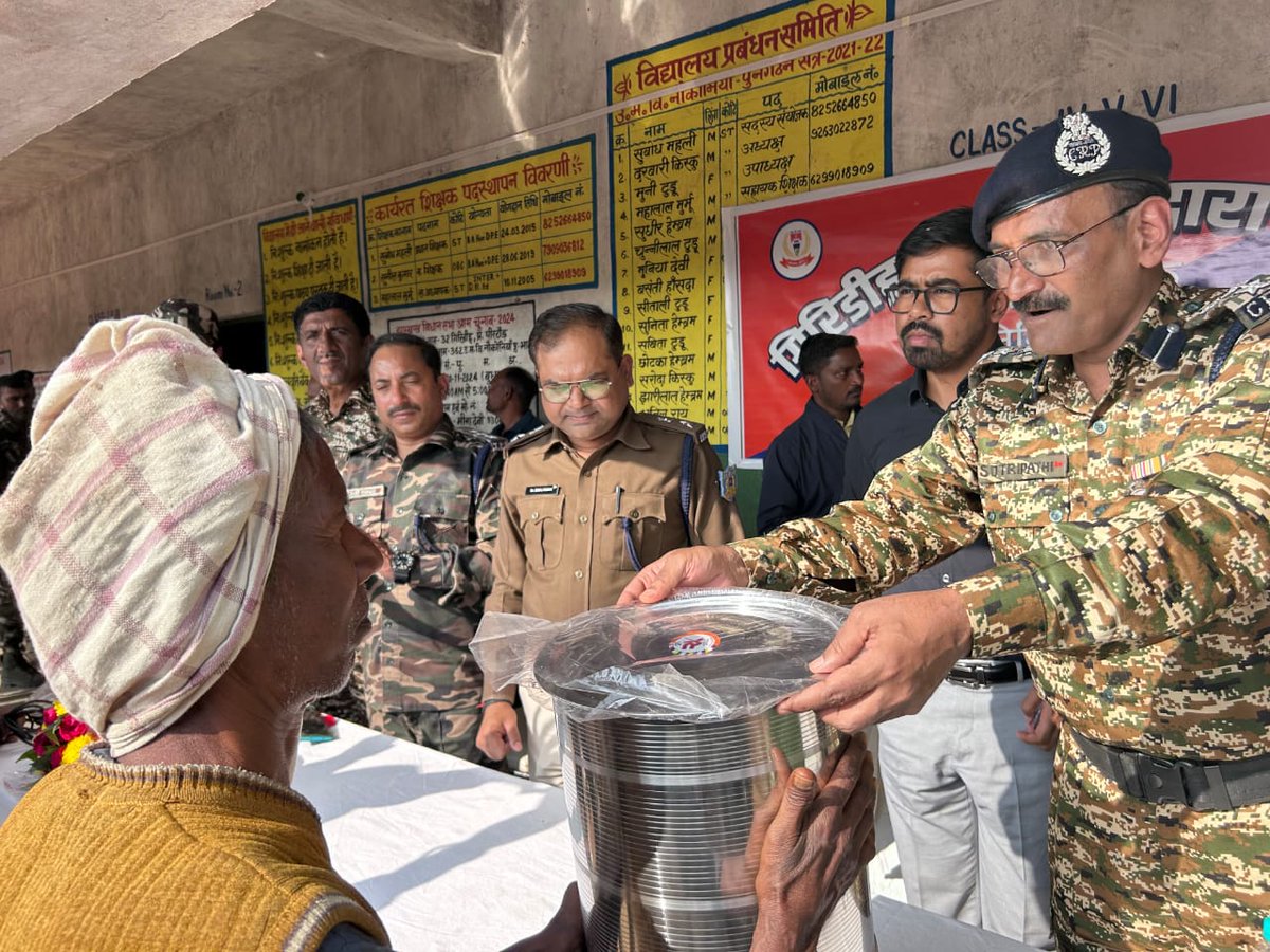 154bncrpf's tweet photo. 154 Bn CRPF participated in CAP which is conducted at Naukania, U/PS Khukhra, Distt Giridih https://t.co/a55yGuqjSk