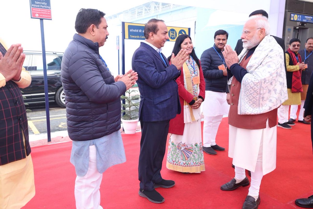 anilguptabjp2's tweet photo. Privilege to meet and greet Sh Narendra Modi Ji during inauguration of Namo Bharat train.⁦@narendramodi⁩ ⁦@PMOIndia⁩ ⁦@JPNadda⁩ ⁦@blsanthosh⁩ ⁦@Virend_Sachdeva⁩ ⁦@PavanRanaRSS⁩ ⁦@hdmalhotra⁩ ⁦@ManojTiwariMP⁩ ⁦@drharshvardhan⁩ https://t.co/MkGczbY4bS