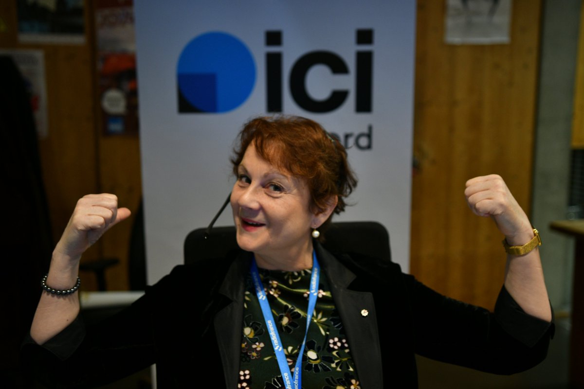 Eve qui vous répond à l'accueil d'ici Périgord a connu tous les noms de votre radio locale : Radio Périgord (1985-1982), Radio France Périgord (1985-2000), France Bleu Périgord (2000-2025) et désormais ici Périgord @ici_radiofrance