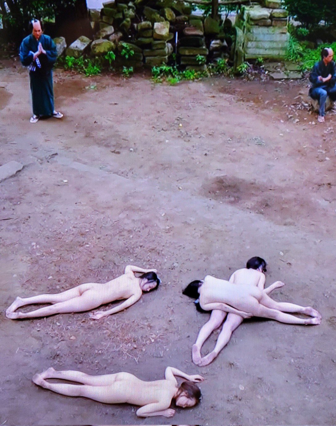 女性の全裸死体 