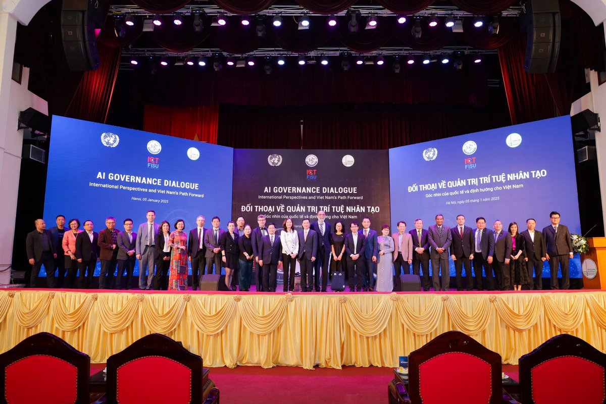 💡At multi-stakeholder dialogue  on #AIGovernance with 🇻🇳 Ministry of Science and Technology and the VNU, USG <a href="/gioasempre/">Amandeep Gill</a> highlighted AI impact on innovation, education &amp; society. A key step in shaping AI’s role in the 4th Industrial Revolution and a globalized world. 🌐
