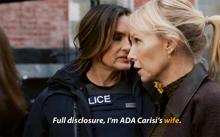 rollinsxcarisi's tweet photo. I still can't believe they went from partners to married with kids like ??? the DISBELIEF 
#SVU #Rollisi https://t.co/wbaqV9qea9