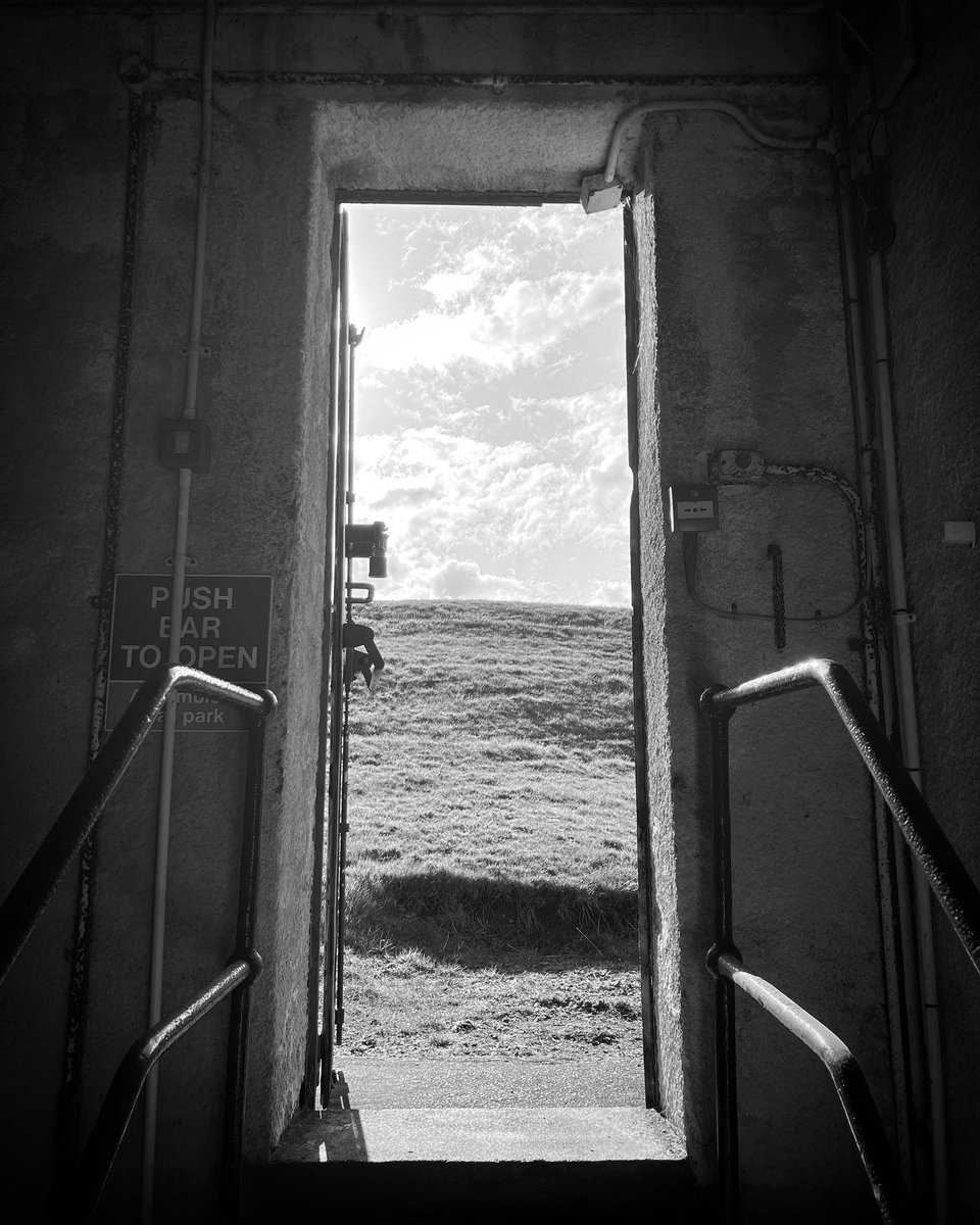 On this day in 1964 caretakers at the Northern Zone Control (now Scotland’s Secret Bunker) feared a security breach during heightened Cold War tensions. But it transpired 2 plumbers had innocently left a door unsecured on Hogmanay!
