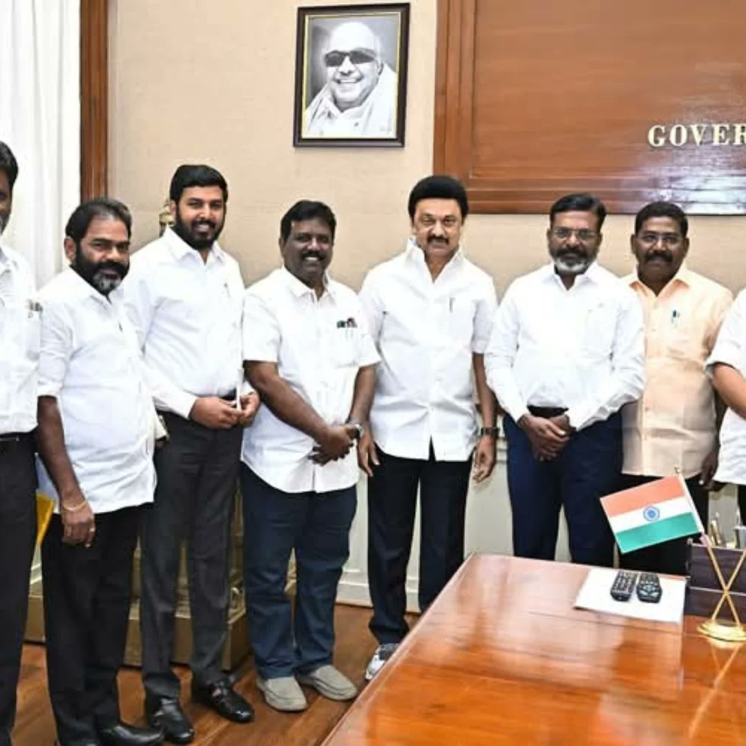 vck_dinesh's tweet image. விசிகபொதுச்செயலாளர்,நாடாளுமன்ற உறுப்பினர் து.ரவிக்குமார் அவர்களுக்கு, 2024-ஆம் ஆண்டிற்கான தமிழ்நாடு அரசின் அம்பேத்கர்விருதுஅறிவிக்கப்பட்டமைக்காக, CM M. K. Stalin அவர்களை தலைவர் எழுச்சித் தமிழர் Thol.Thirumavalavan அவர்களுடன் சந்தித்து நன்றி  
 தெரிவித்தபோது #விசிக #VCK Ravi Kumar