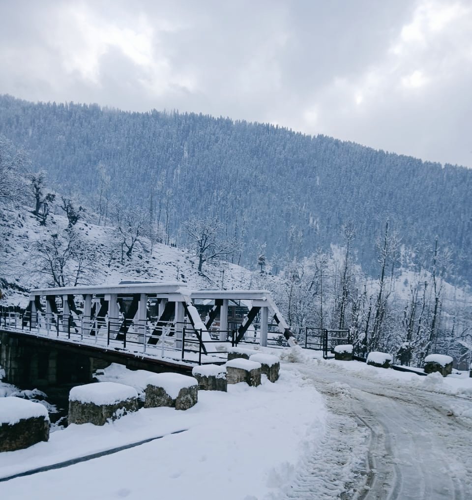 Saqib_KAS's tweet photo. Come and enjoy the #wintercarnival
On 11th January at Kariwan Lolab.
#explorelolab
@dckupwara @diprjk https://t.co/O54sb9pdeq