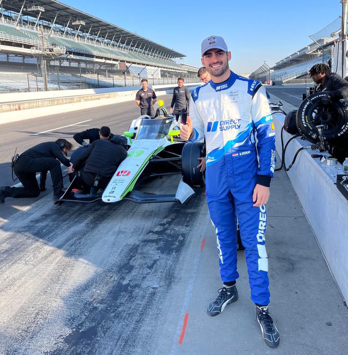 2025 is hier, dus tijd voor eindelijk een nieuwe podcast en nieuwjaarsreceptie!

Vanavond gaan we de studio weer in voor een verse opname, ism met Ziggo Sport! 

Heb je vragen over het voorbije of komende #INDYCAR-seizoen voor René, Jeroen of Henri, stuur ze dan nu in ⬇️