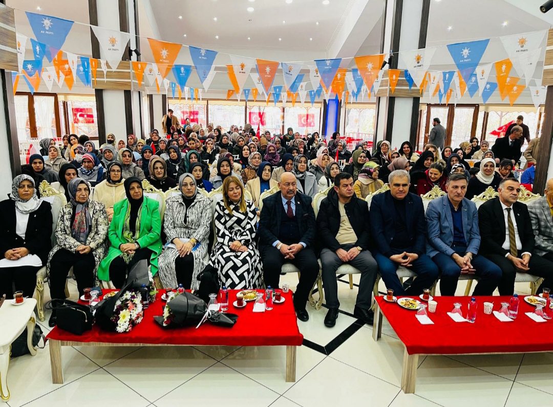 Mehmet Nuri BAŞDİNÇ (@mnuribasdinc) on Twitter photo Tuşba ilçemizin Kadın Kolları Kongresi'ne katıldık.Güven tazeleyen <a href="/TurkGunduz/">SELVER GÜNDÜZ 🇹🇷</a> ve ekibine başarılar diliyorum.
<a href="/erkankandemir/">Erkan Kandemir</a> Tuşba ilçemizin Kadın Kolları Kongresi'ne katıldık.Güven tazeleyen <a href="/TurkGunduz/">SELVER GÜNDÜZ 🇹🇷</a> ve ekibine başarılar diliyorum.
<a href="/erkankandemir/">Erkan Kandemir</a>