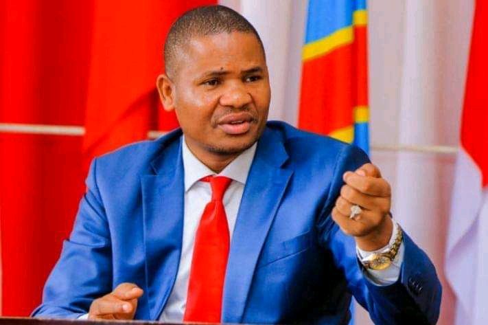 AYdjojunior's tweet photo. NE TOUCHEZ PAS À MARTIN KAZEMBE. 
Les ennemis du pouvoir déguisés en Membres de l'Union sacrée veulent la tête de Martin Kazembe à la place du vice Gouverneur pour mieux combattre le chef de l l'Etat @fatshi13  au grand Katanga. https://t.co/Gv3K5aw6YE