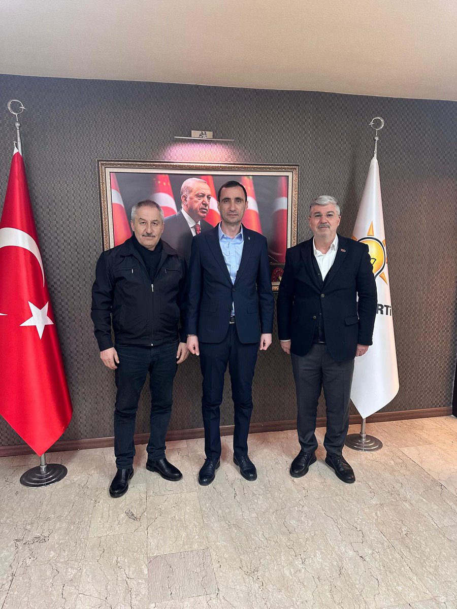 Yenimahalle Önceki Dönem İlçe Başkan Yardımcımız Sn.Erdoğan Yurtoğlu, İlçe Başkanımız Sn.Kadir Karapınar’a, hayırlı olsun ziyaretinde bulundu. 

Nazik ziyaretleri için teşekkür ederiz.

<a href="/RTErdogan/">Recep Tayyip Erdoğan</a> 
<a href="/hakanhanozcan/">Hakan Han ÖZCAN 🇹🇷</a> 
<a href="/AkpartiAnkara/">AK Parti Ankara</a> 
<a href="/AKadirkarapinar/">Kadir KARAPINAR🇹🇷</a> 
<a href="/erdoganyurtoglu/">Erdoğan Yurtoğlu</a>