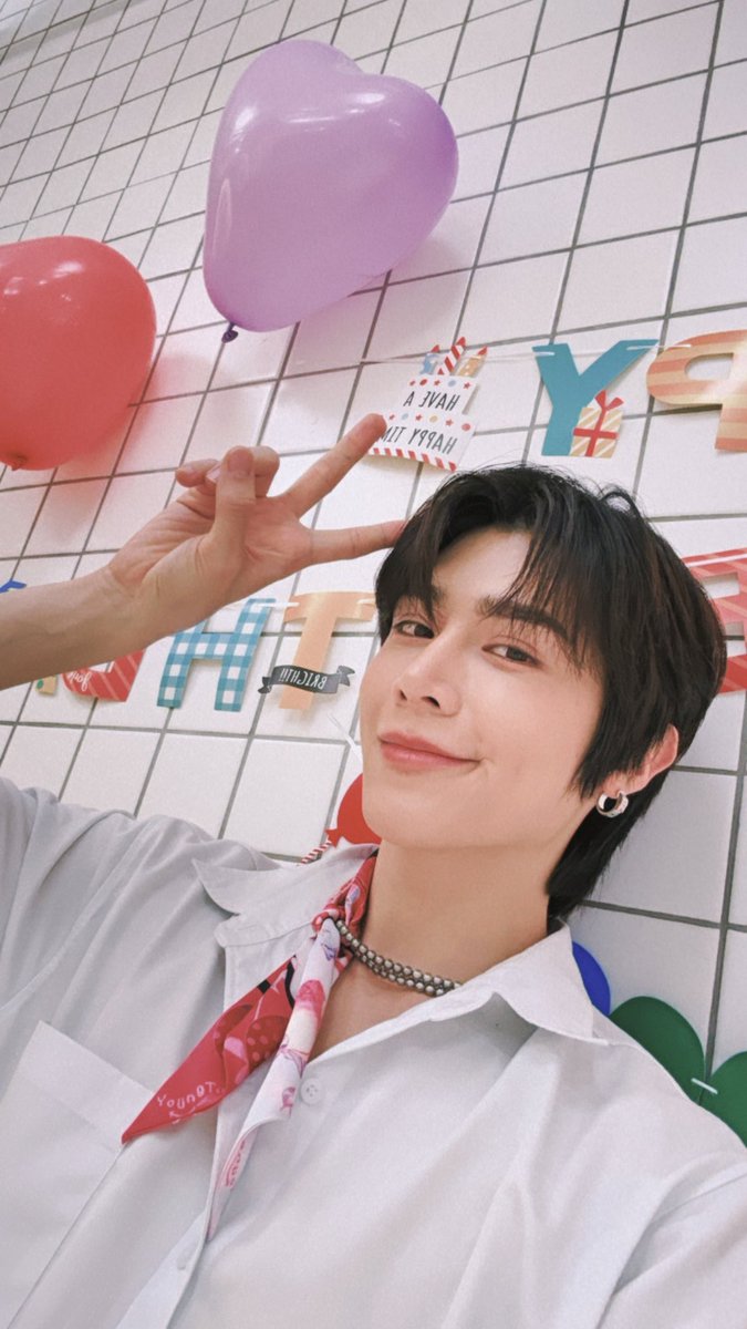 peatwasu's tweet image. Get Ready! พี่กำลังไปแล้วค้าบ ❤️

PEAT YOUNGTU LIVE 
#peatyoungtuday