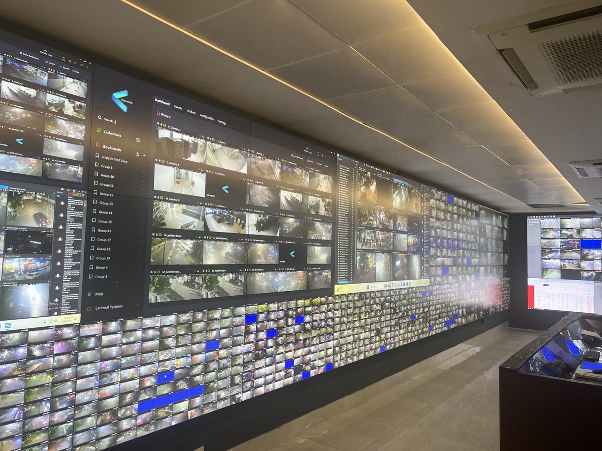 Recently, I had the opportunity to visit the CCTV control room from where areas of Gulshan, Banani and Badda link roads are monitored. The investigation team I was with found all but the footages of police firings/actions on students, their gatherings in July-August uprising.