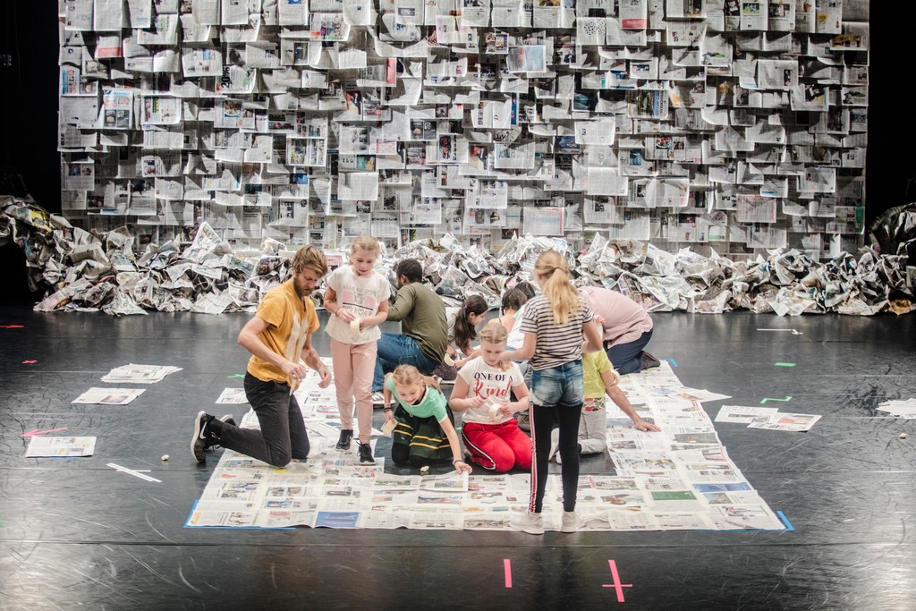 Final call for children to sign up to our workshops. Recruitment is closing next Monday, at 12pm. Do you know a child who would enjoy joining this creative process?

feveredsleep.co.uk/work-with-us