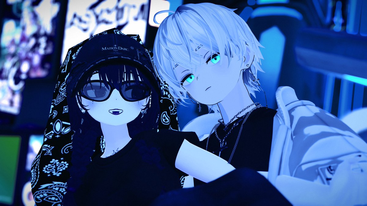 Let's kick off the new year with some editing. Testing the capabilities of my shiny new Affinity Suite...

Before / After shots in description.

#VRChat #VRChatPhotography