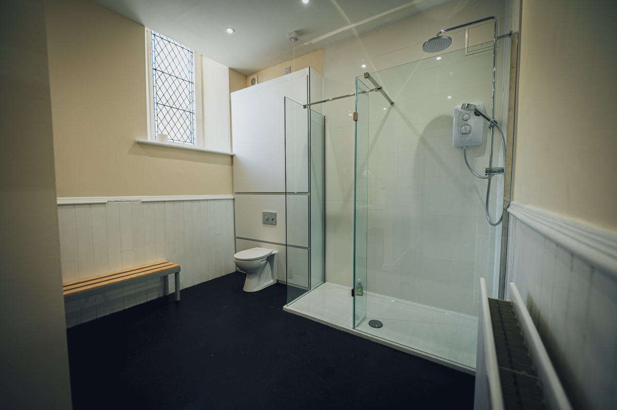 🚿 “It may seem a small thing to some, but getting warm and feeling clean is a massive thing to the people we support."

Thank you to <a href="/EQUANS_UK/">Equans UK & Ireland</a> and ISOLER for renovating the shower and washroom at our Basis Sunderland homeless drop-in centre: oasiscommunityhousing.org/renovation-of-…