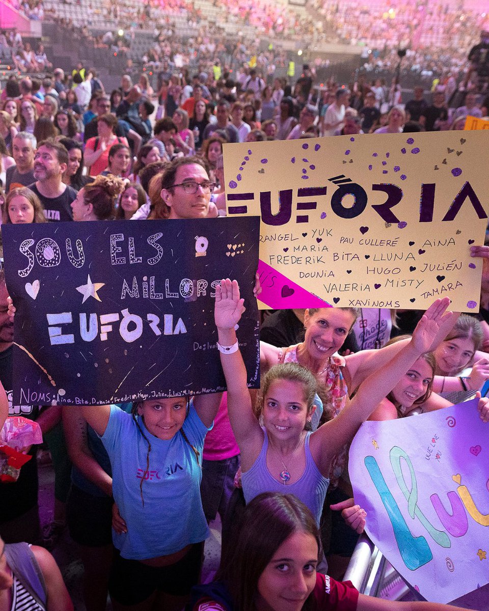 Però, i aquest regalàs de Reis? 😱 Emoció al 100% amb el concert d’”Eufòria” al Palau Sant Jordi: un escenari vibrant i moments increïbles! ✨🎶   

Ja el pots gaudir a la plataforma 3Cat i aquesta tarda, a les 17.30, a TV3! 

#Eufòria3Cat