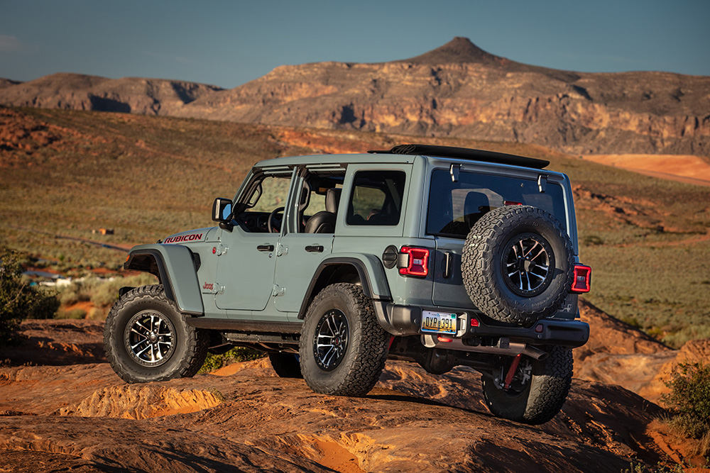 Few names define adventure like Jeep. 💪

The new Jeep Wrangler lands in South Africa with a 2.0-litre turbocharged I-4 engine – ready to take on anything! 🌍🚙

🔗 bit.ly/3PnbBIr

<a href="/Jeep_SA/">Jeep South Africa</a> / <a href="/Jeep/">Jeep</a>