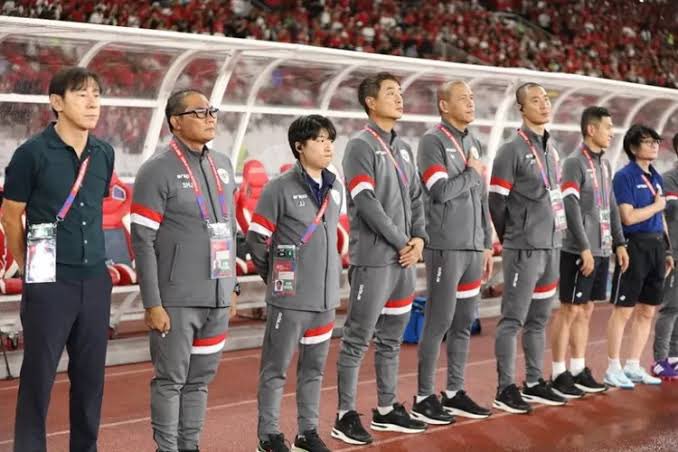 Kita tidak hanya kehilangan sty, tapi staff pelatih yg dekat sama pemain juga gak akan kita lihat lagi 🥀😢