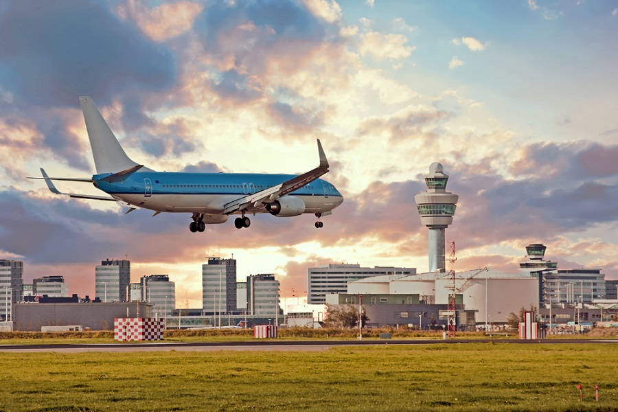 Luchtvaartmaatschappij KLM is een pilot gestart met kortere schoonmaaktijden voor vliegtuigen, meldt De Telegraaf. Het betreft de nieuwe Airbus A321 die momenteel binnen tien minuten schoongemaakt moet worden. Dit tot ergernis van het cabinepersoneel. facto.nl/39037/klm-test…