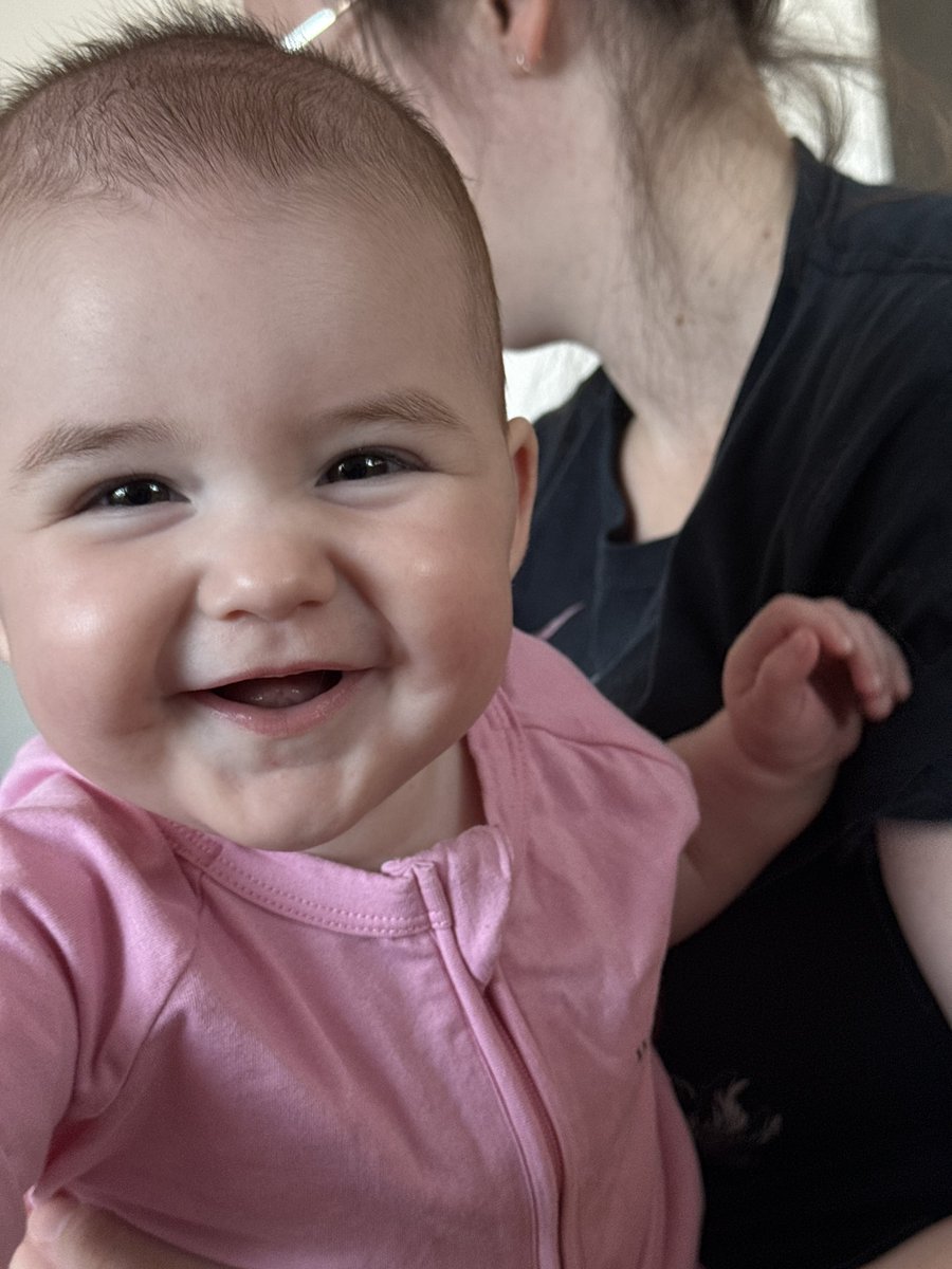 LOOK AT THIS FACE 😭