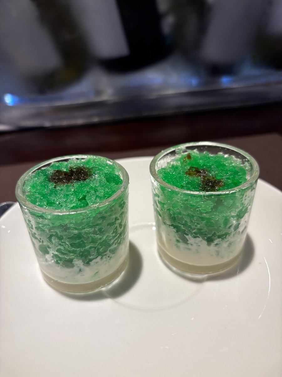 EVernacci's tweet image. Las patatas a la importancia de @RestViavelez.
Poca gente ha hecho tanto por este plato en Madrid como Paco Ron.
Cómo echo de menos esas charlas con el en la terraza.