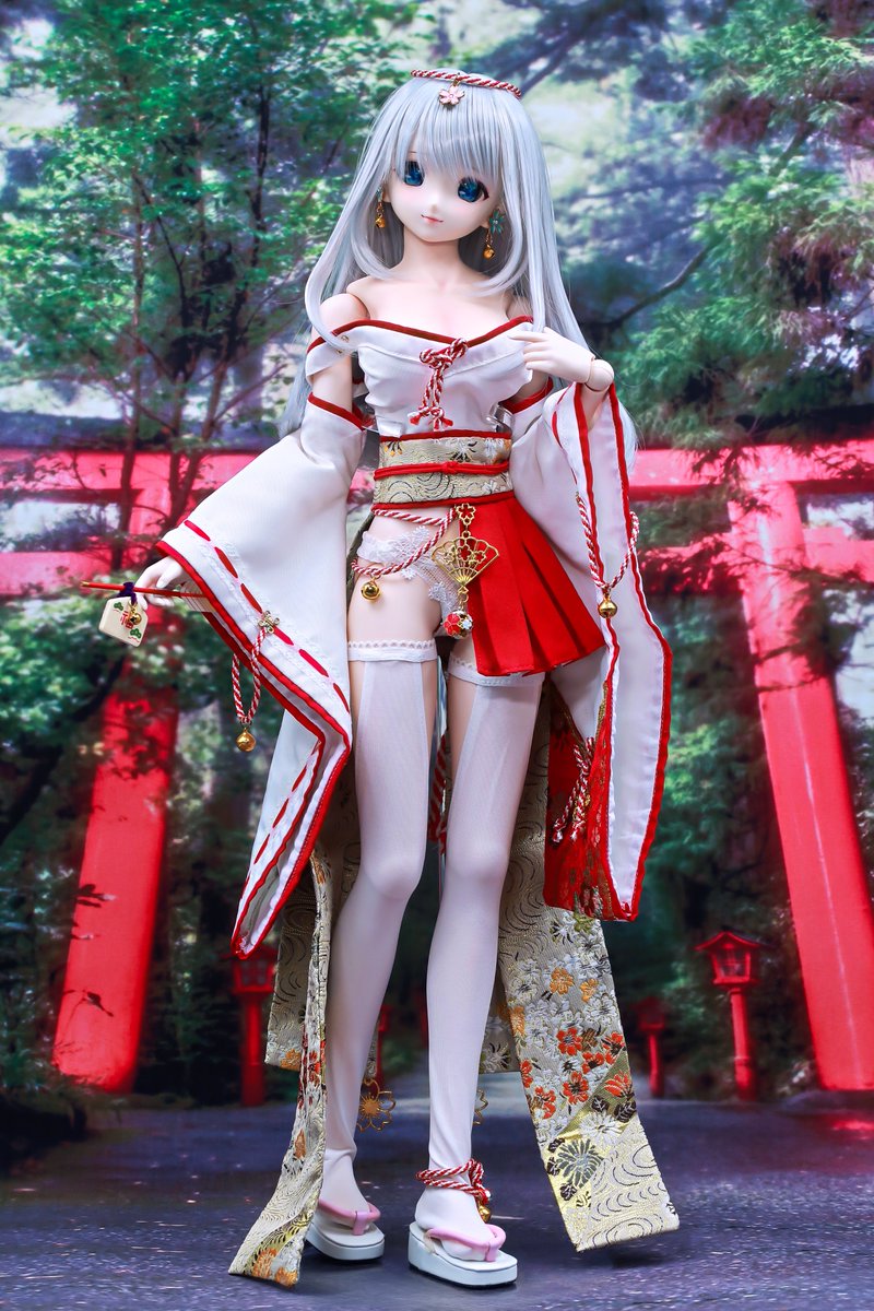 kitikuoumotokun's tweet photo. Head DDH-06 𝕐𝕒𝕞𝕚✩.*˚様
Wig #ロンシュカ 様 Layer style
Body DD2.0+#いもねこどーる 様L胸
Clothes #MVStudio 様 "虹の蝶"
Shorts #CoolcatTW 様 YD-65
巫女と言えばStudio e・go!の
”神楽”シリーズを思い出しちゃう…
(*♥¡¡♥)ブーッッ
#やみの娘 #うちのこかわいい https://t.co/tWVwsg1fLf