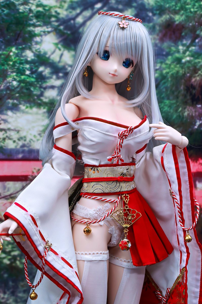 kitikuoumotokun's tweet photo. Head DDH-06 𝕐𝕒𝕞𝕚✩.*˚様
Wig #ロンシュカ 様 Layer style
Body DD2.0+#いもねこどーる 様L胸
Clothes #MVStudio 様 "虹の蝶"
Shorts #CoolcatTW 様 YD-65
巫女と言えばStudio e・go!の
”神楽”シリーズを思い出しちゃう…
(*♥¡¡♥)ブーッッ
#やみの娘 #うちのこかわいい https://t.co/tWVwsg1fLf