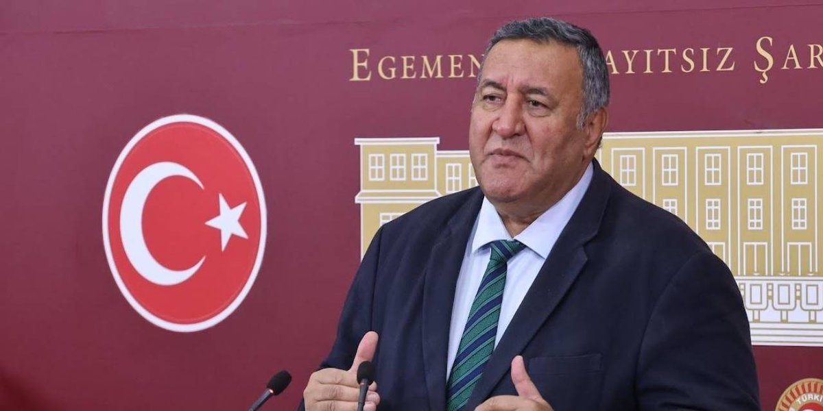 gazetepencere's tweet photo. CHP'li Ömer Fethi Gürer, döviz artışının yurt dışı burs borçlarını milyonlara çıkardığını belirterek, bursiyer ve kefillerin ödemede zorlandığını söyledi.

https://t.co/CVPzDvCWO1 https://t.co/KA9NHPon1f