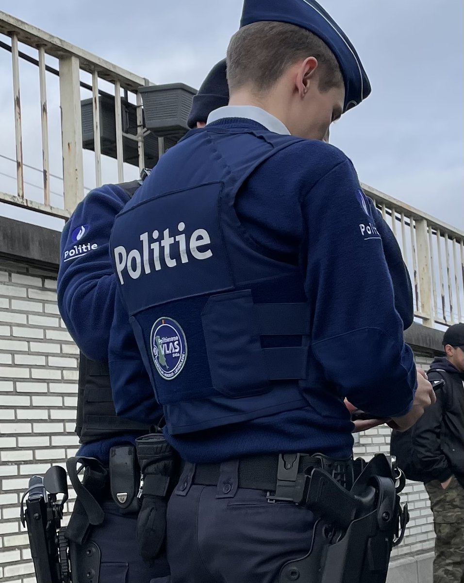 pzvlas's tweet photo. 🚨10 inspecteurs voor Interventie en 2 inspecteurs voor Dispatching gezocht - enkel voor laureaten❗
✅Laureaten kunnen alle info hierover consulteren via https://t.co/SliRxOmARh. Kandidaat stellen kan van maandag 6 t.e.m. vrijdag 17 januari via list.pz.vlas.prs@police.belgium.eu https://t.co/sV686KTs74