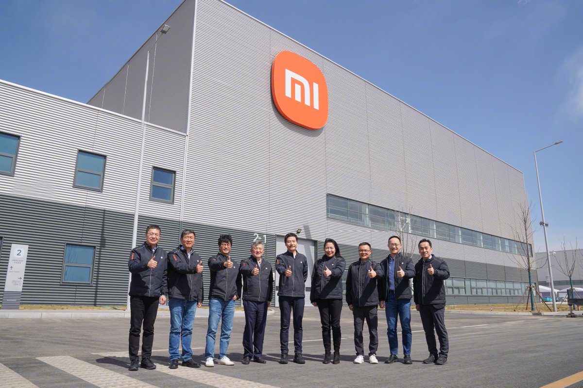 leijun's tweet image. A big day unveiling the future at the Xiaomi EV factory. Follow me for an exclusive virtual tour.⚡︎