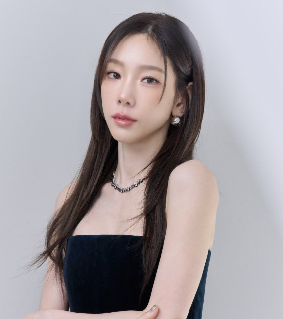 AboutMusicYT's tweet photo. Red Velvet's Wendy and Girls Generation's Taeyeon won't attend SMTown Live. https://t.co/z6mwNIId3l