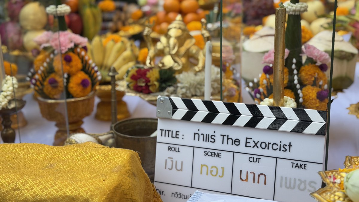 สหมงคลฟิล์มฯ เปิดปีบวงสรวง #ท่าแร่
ภาพยนตร์เรื่องล่าสุด ผลงานผู้กำกับ “ทวีวัฒน์ วันทา”
พร้อมเปิดตัวนักแสดง “เจมส์ จิรายุ - มีน พีรวิชญ์ - เอก ธเนศ - แพรวา ณิชาภัทร และ  แฉะ องอาจ ”

เตรียมปลุกความสยอง ณ ดินแดนชาวคริสต์ที่ ใหญ่ที่สุดในอีสาน 
เร็วๆ นี้ ในโรงภาพยนตร์